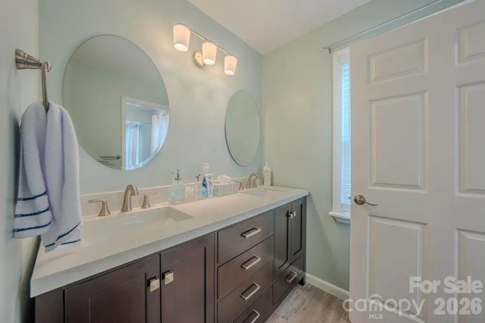 177 Clear Creekside Drive Hendersonville, NC 28792