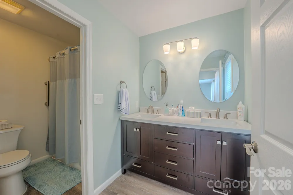177 Clear Creekside Drive Hendersonville, NC 28792