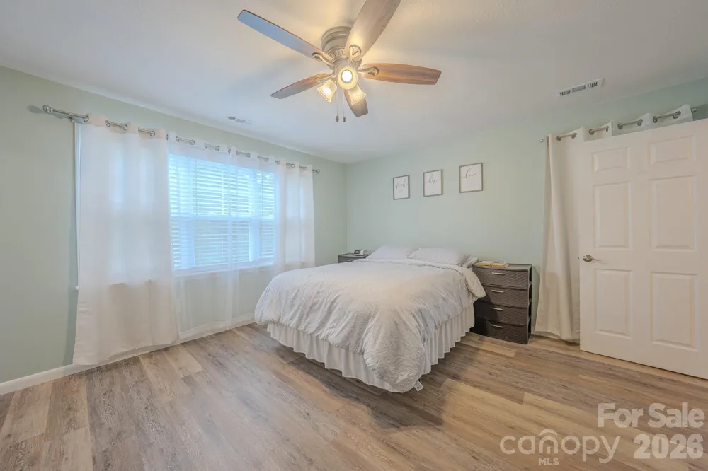 177 Clear Creekside Drive Hendersonville, NC 28792