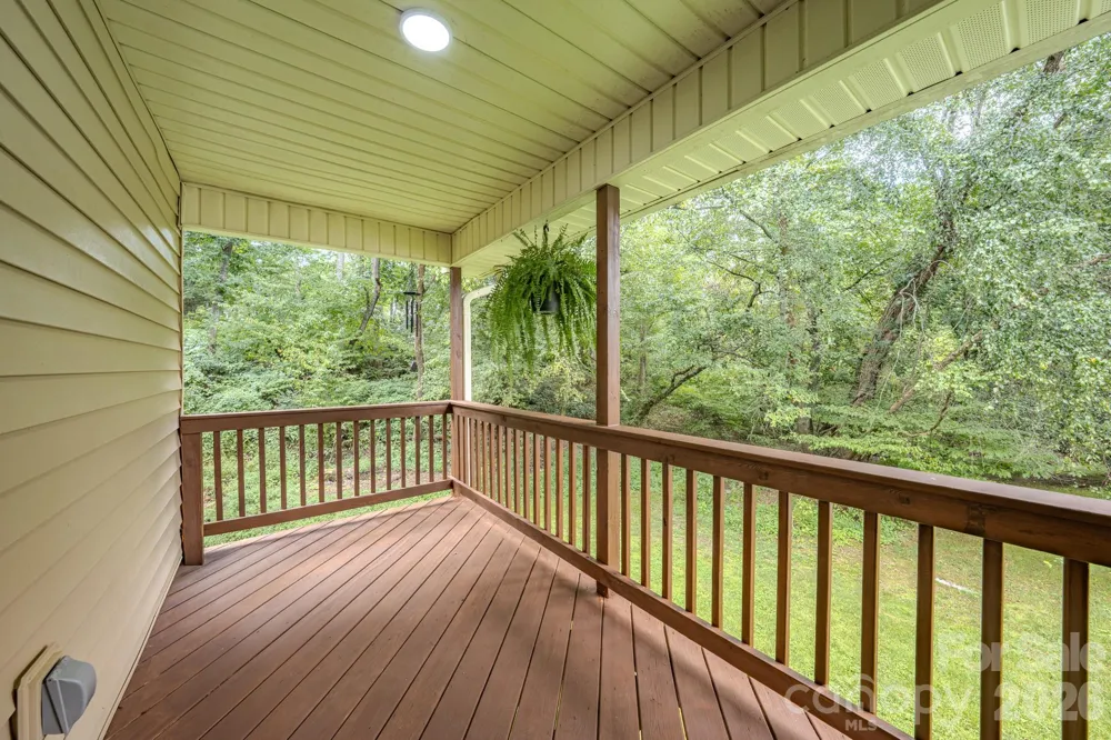 177 Clear Creekside Drive Hendersonville, NC 28792