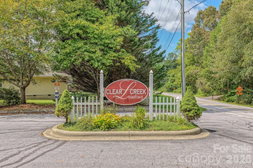 177 Clear Creekside Drive Hendersonville, NC 28792