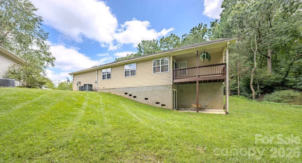 177 Clear Creekside Drive Hendersonville, NC 28792
