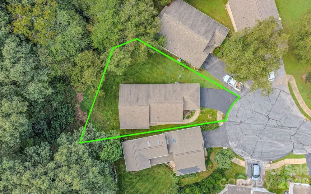 177 Clear Creekside Drive Hendersonville, NC 28792