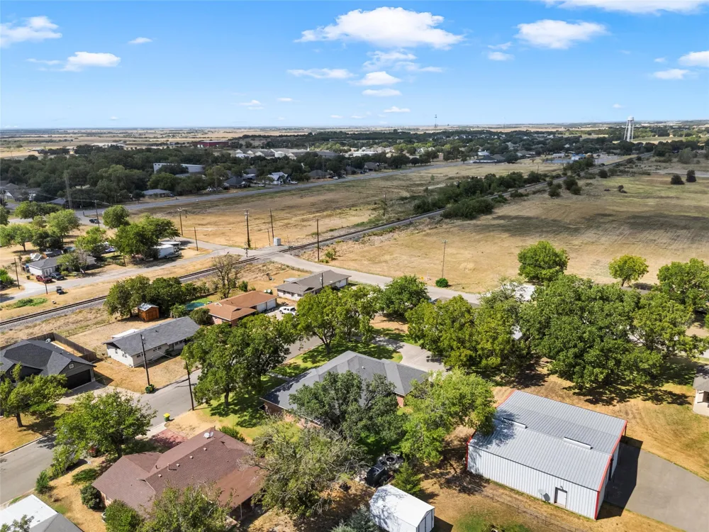 1004 Main Street West, TX 76691