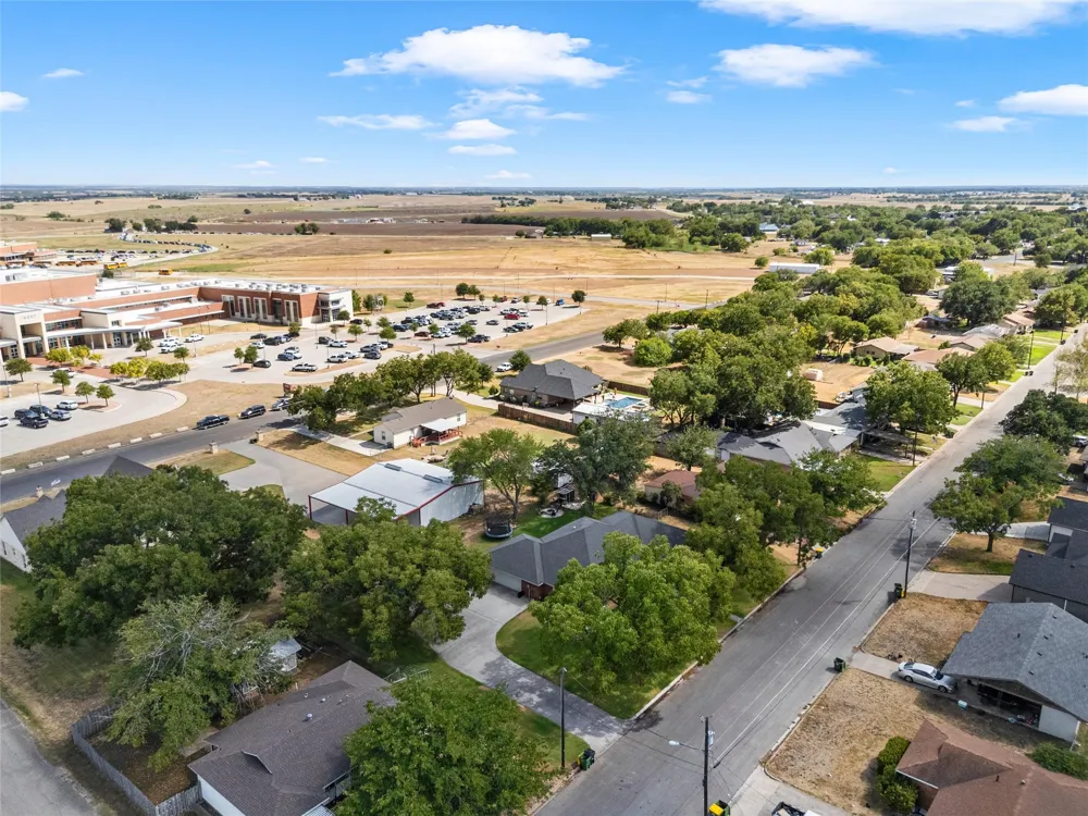 1004 Main Street West, TX 76691
