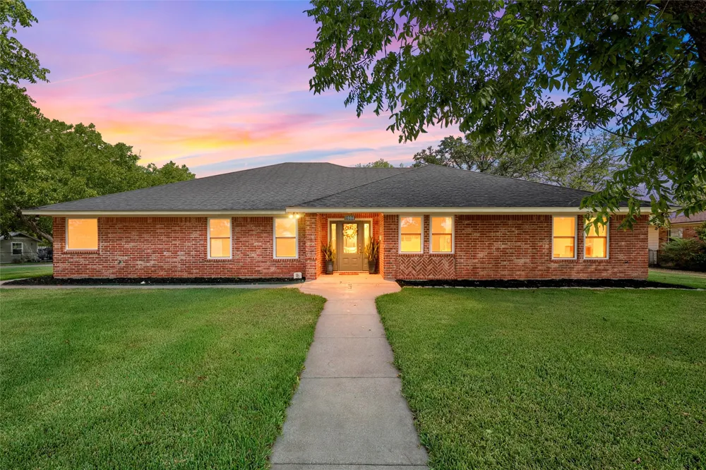1004 Main Street West, TX 76691