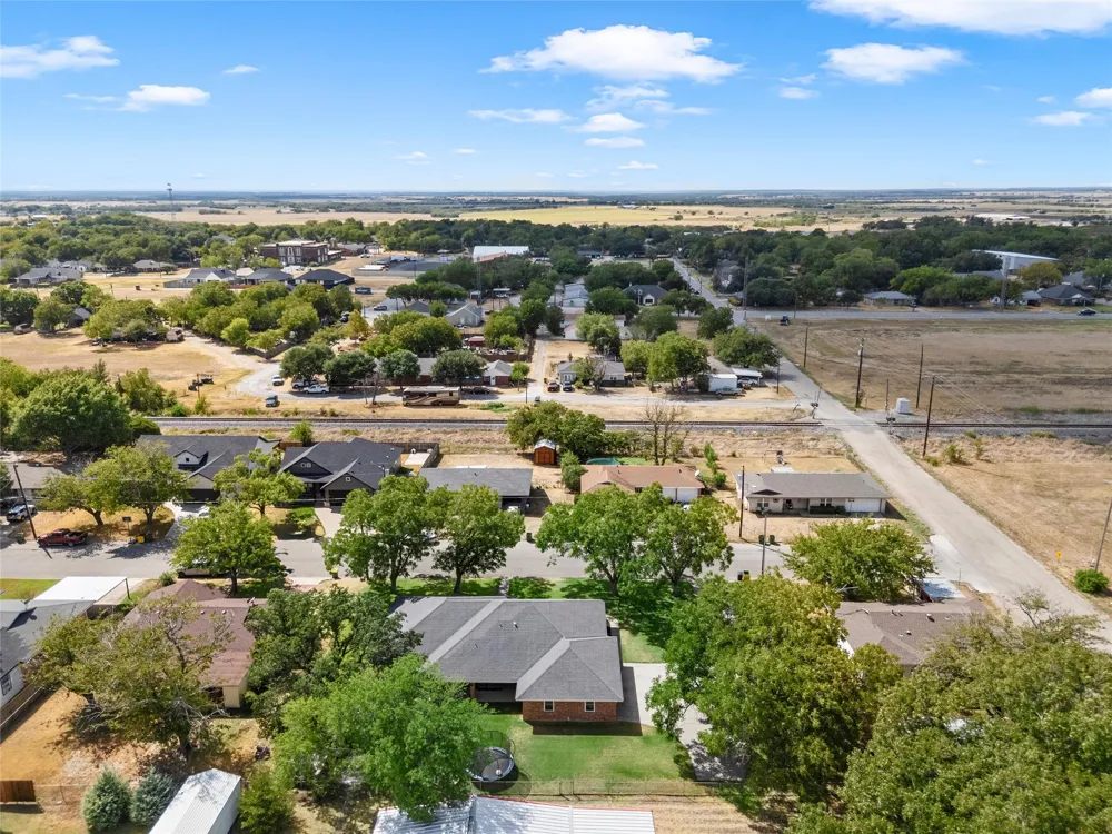 1004 Main Street West, TX 76691