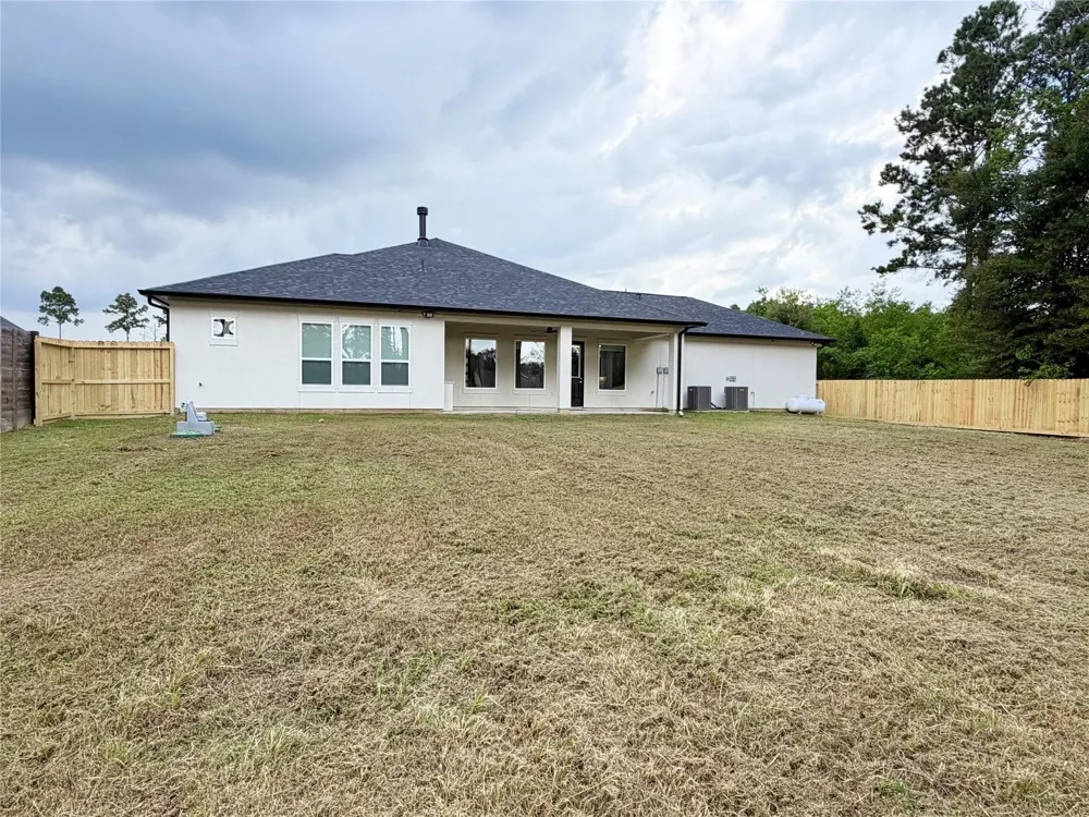 68 County Road 6613 Dayton, TX 77535
