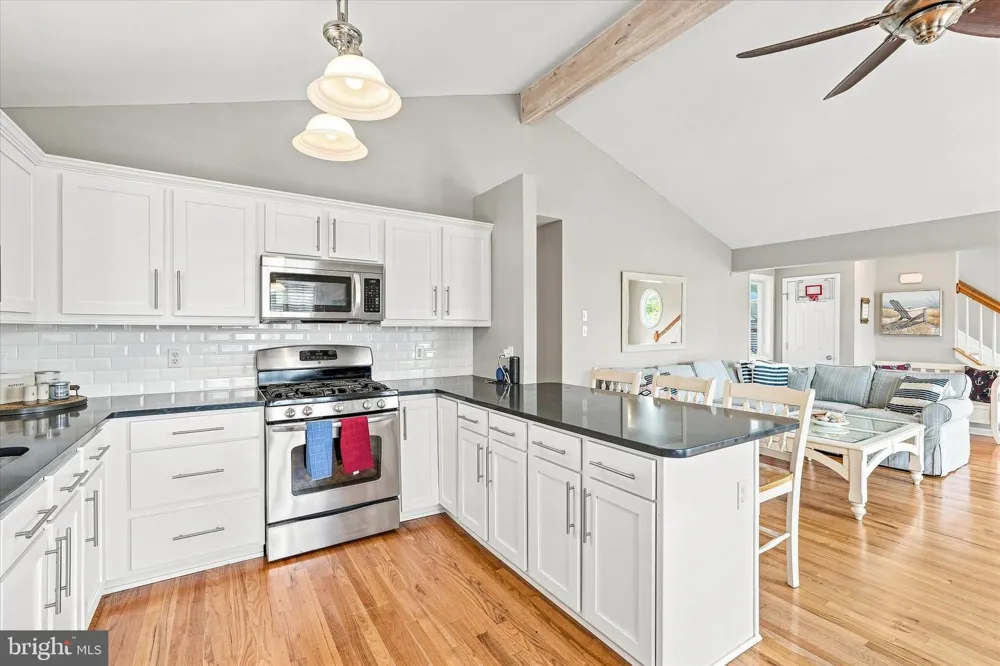 256 W 10TH STREET Ship Bottom, NJ 08008
