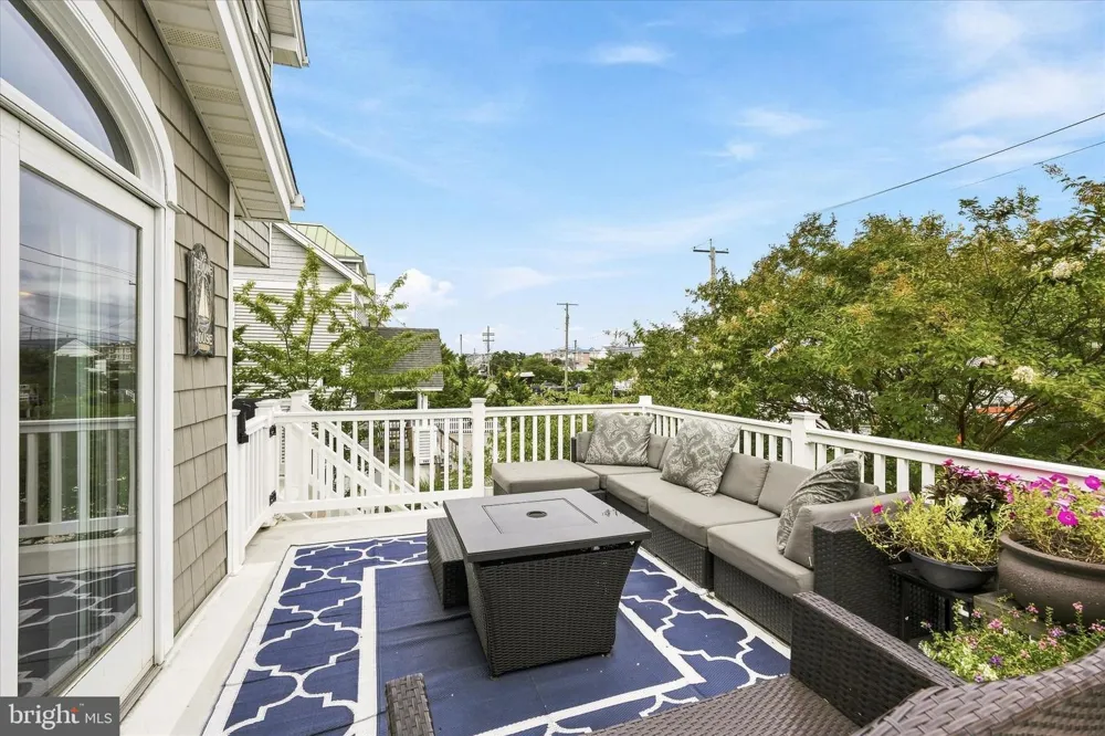 256 W 10TH STREET Ship Bottom, NJ 08008