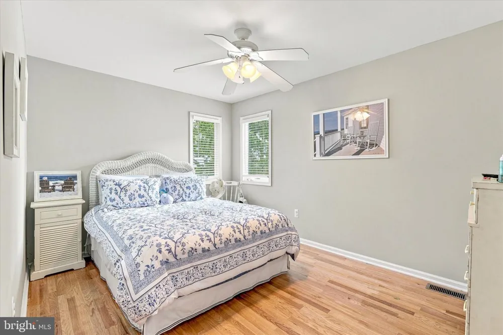 256 W 10TH STREET Ship Bottom, NJ 08008
