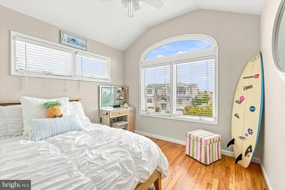 256 W 10TH STREET Ship Bottom, NJ 08008