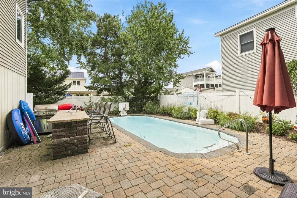 256 W 10TH STREET Ship Bottom, NJ 08008