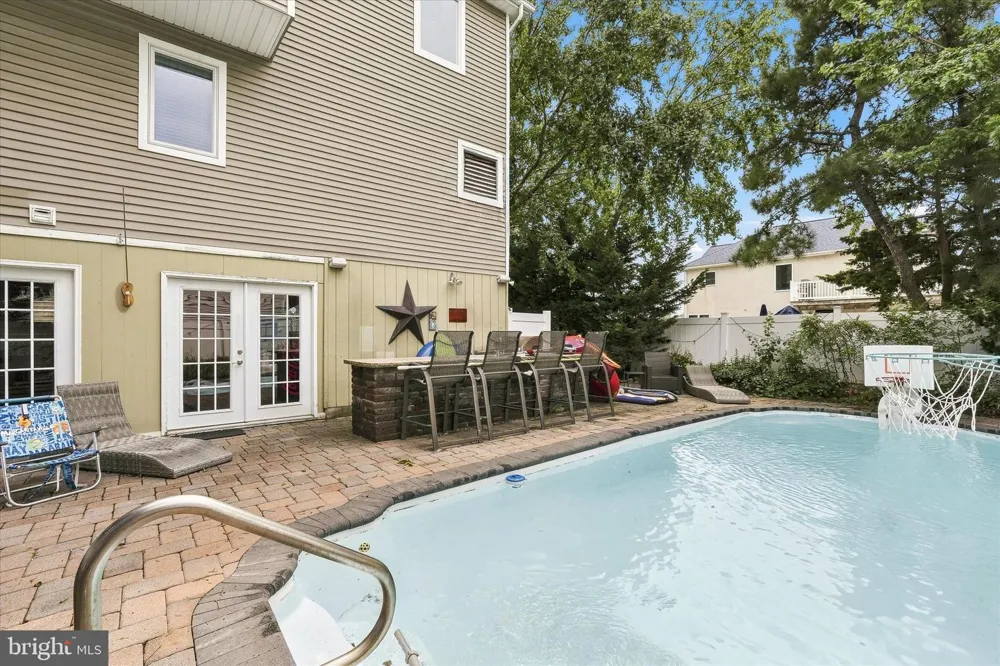256 W 10TH STREET Ship Bottom, NJ 08008