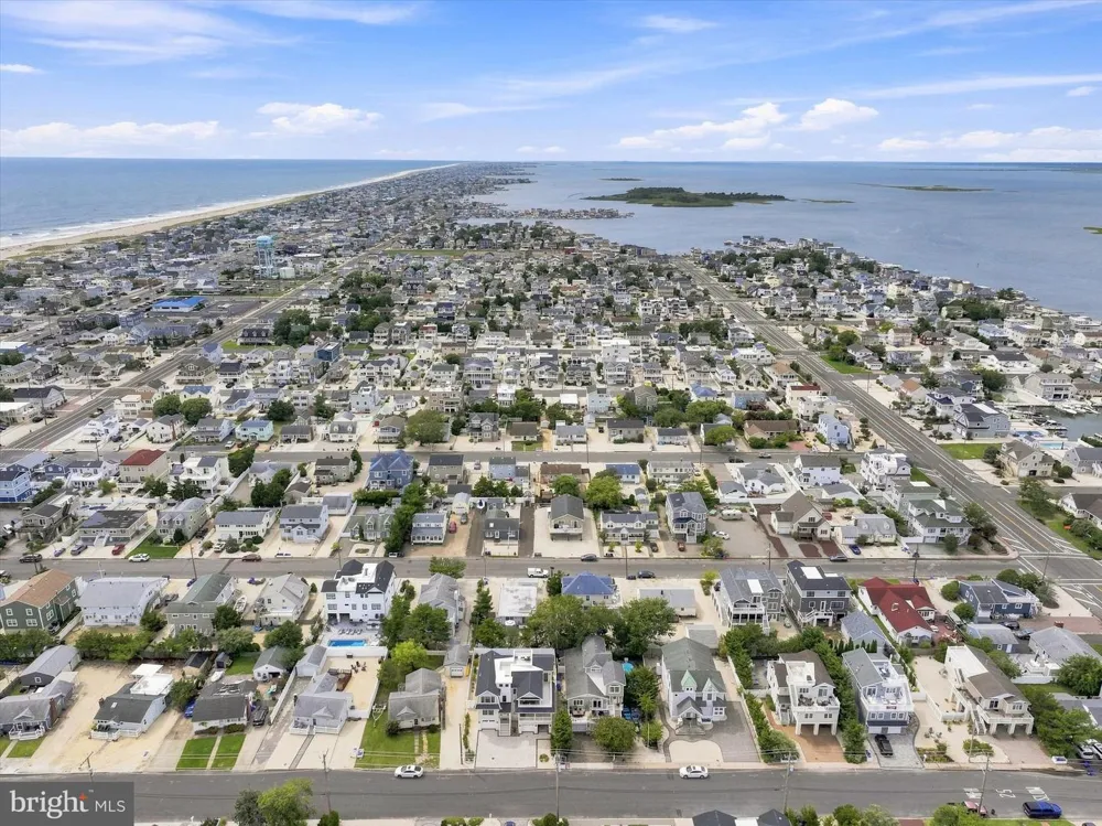 256 W 10TH STREET Ship Bottom, NJ 08008