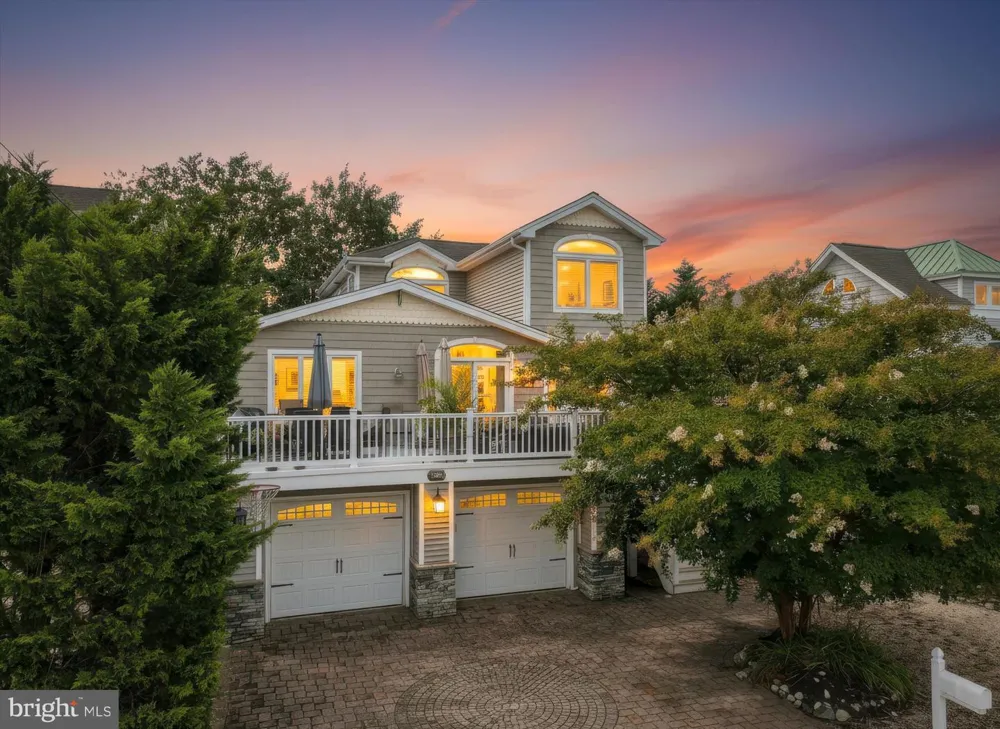 256 W 10TH STREET Ship Bottom, NJ 08008