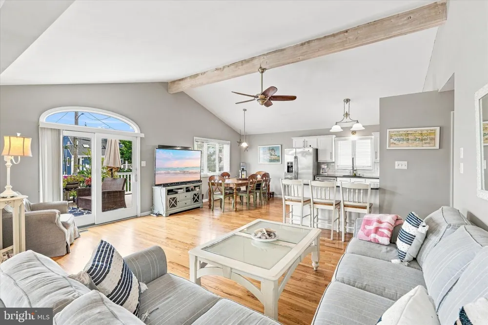 256 W 10TH STREET Ship Bottom, NJ 08008