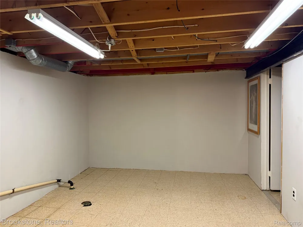 8401 18 Mile Road #241 Sterling Heights City, MI 48313