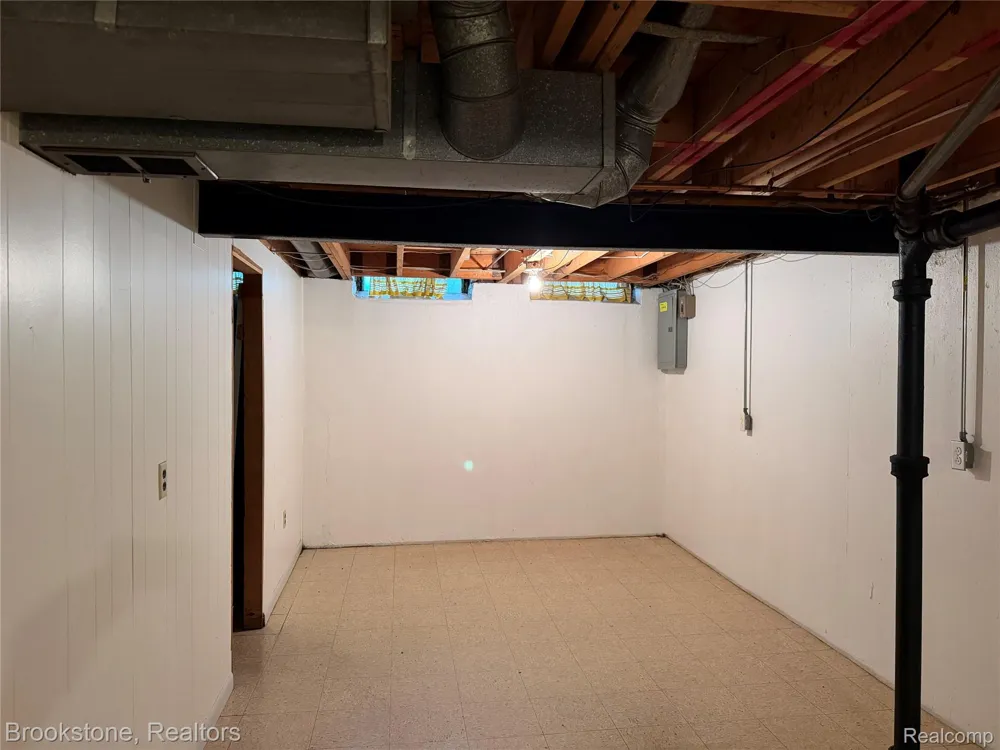 8401 18 Mile Road #241 Sterling Heights City, MI 48313