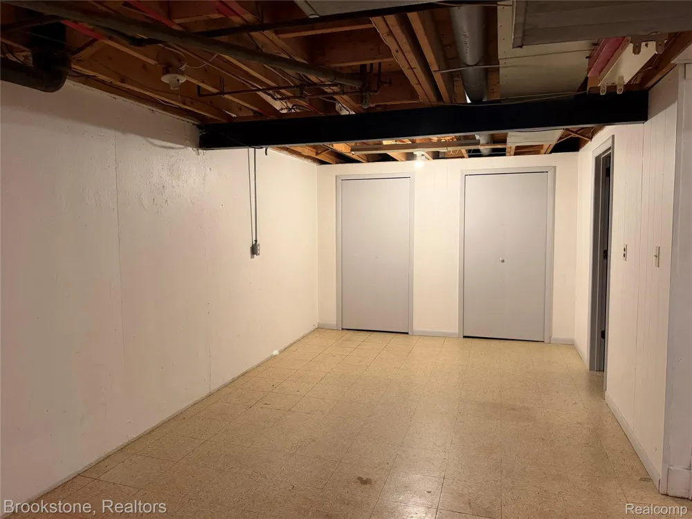 8401 18 Mile Road #241 Sterling Heights City, MI 48313