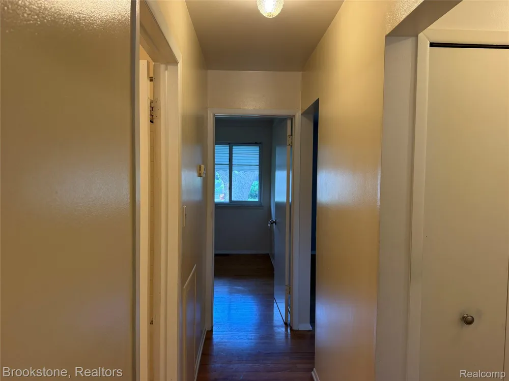 8401 18 Mile Road #241 Sterling Heights City, MI 48313