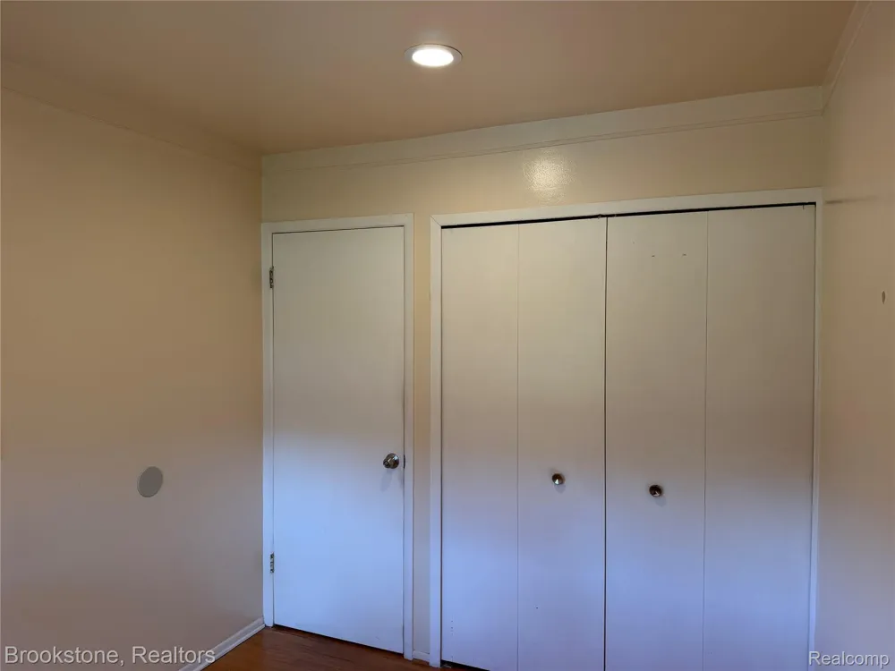 8401 18 Mile Road #241 Sterling Heights City, MI 48313