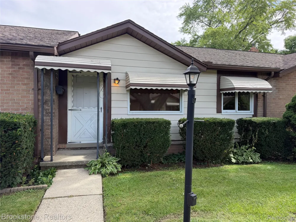 8401 18 Mile Road #241 Sterling Heights City, MI 48313