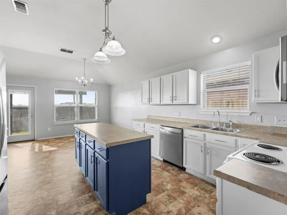 276 Jerry Lees Trail Kyle, TX 78640