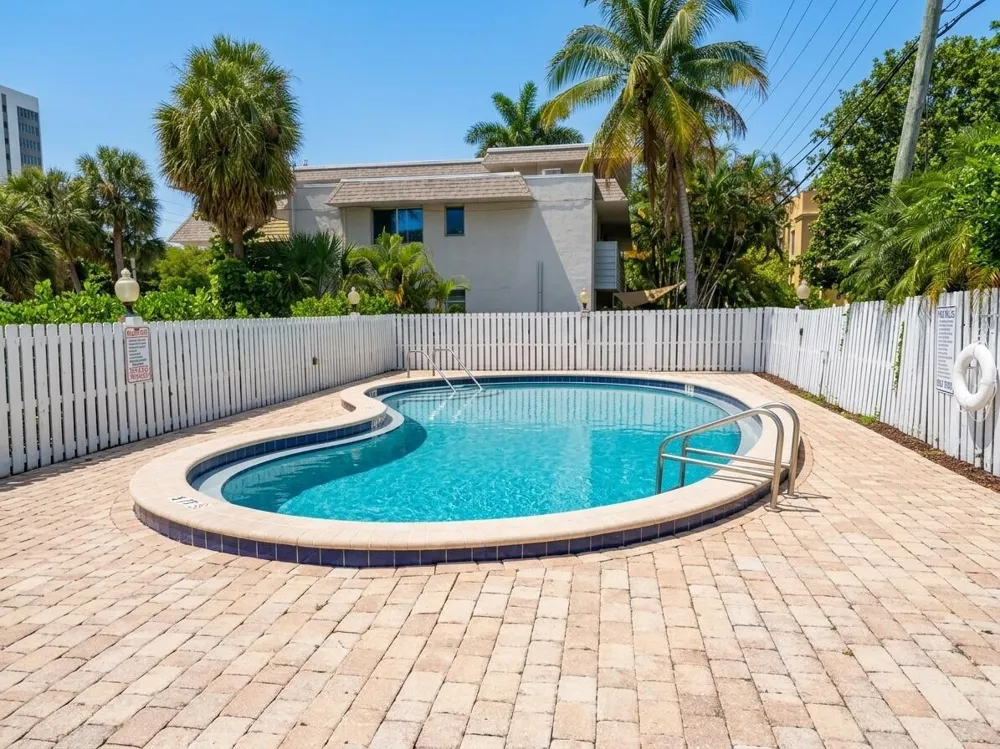 2555 NE 11th Street #303 Fort Lauderdale, FL 33304