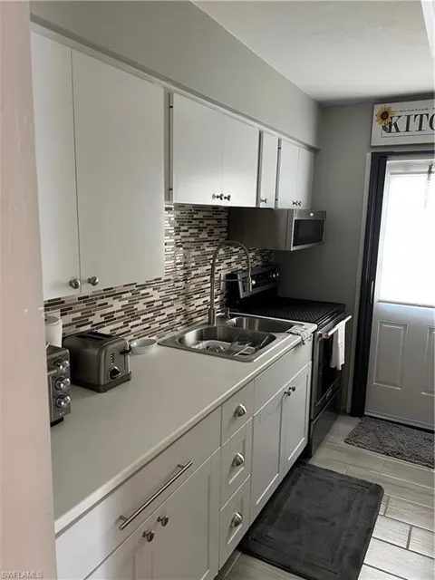 6 Aztec Lily Lane