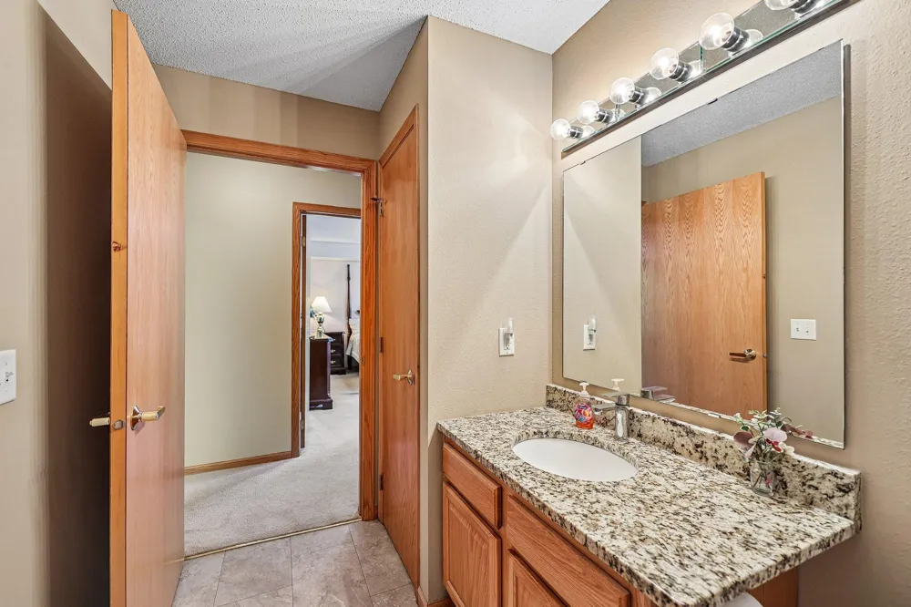 15550 Linnet Street NW #1-210 Andover, MN 55304
