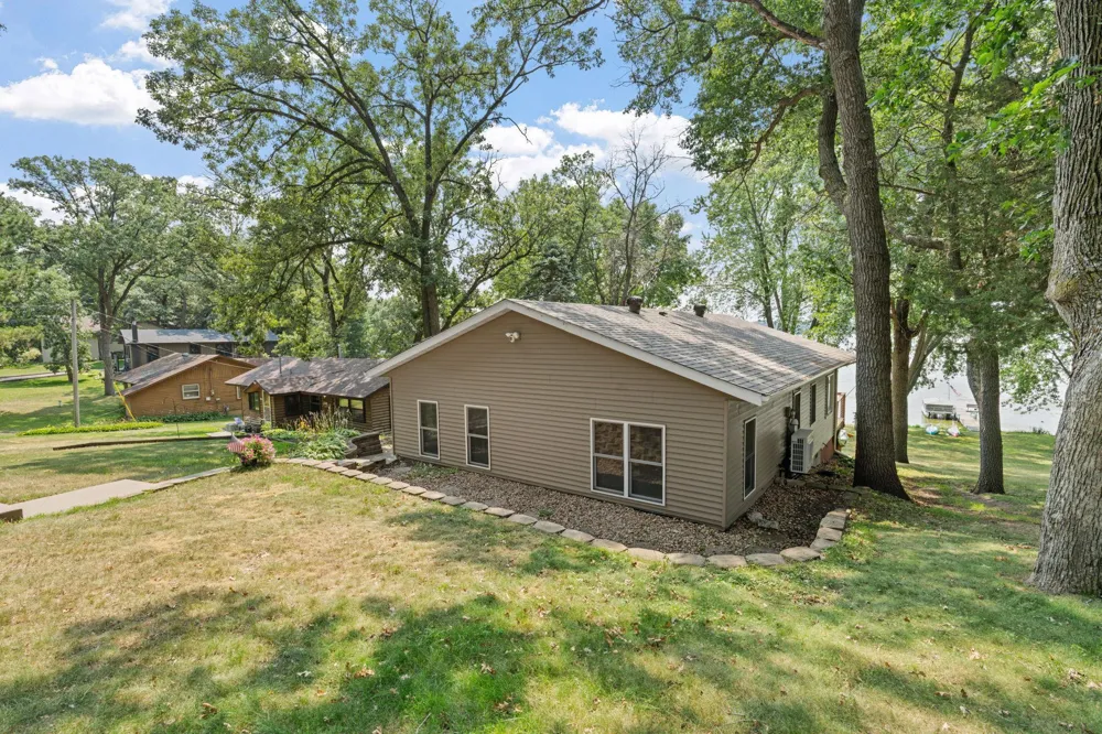 11426 54th Street Clear Lake, MN 55319