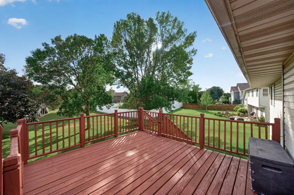 9509 Dogwood Avenue Brooklyn Park, MN 55443