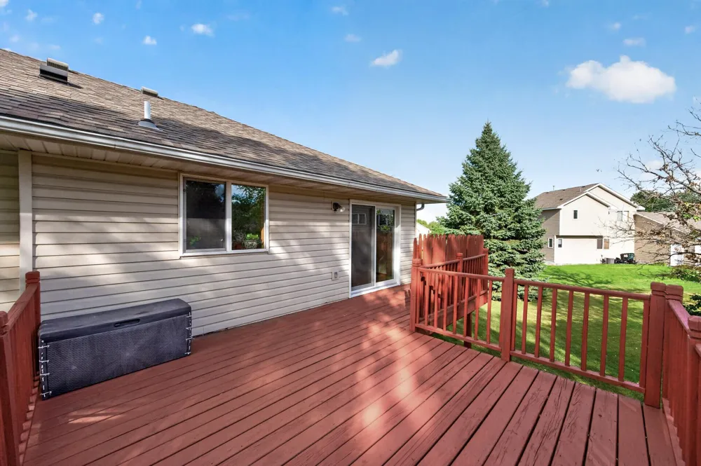 9509 Dogwood Avenue Brooklyn Park, MN 55443