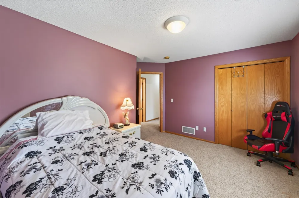 9509 Dogwood Avenue Brooklyn Park, MN 55443