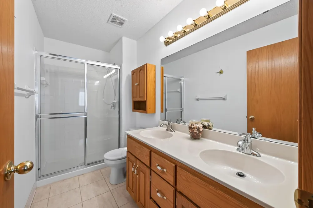 9509 Dogwood Avenue Brooklyn Park, MN 55443