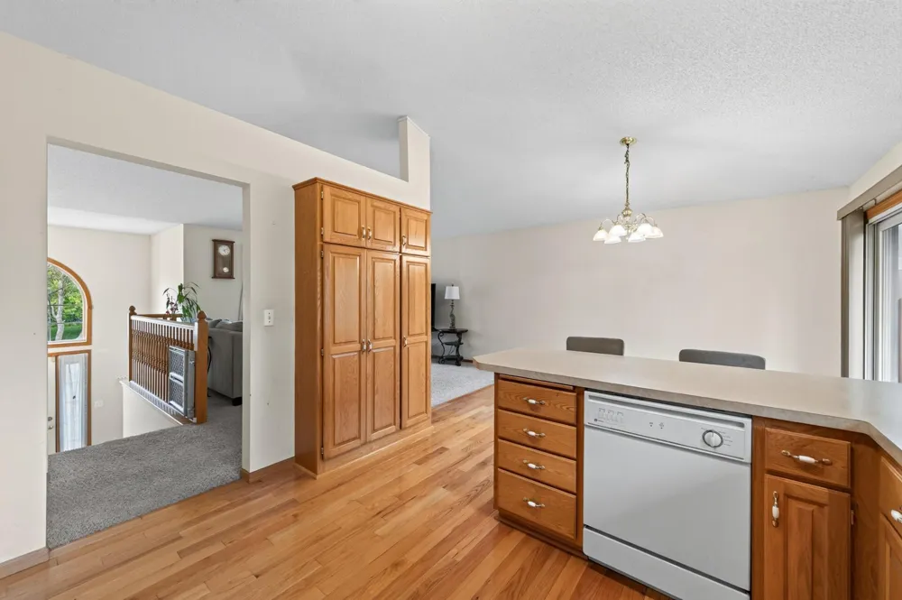 9509 Dogwood Avenue Brooklyn Park, MN 55443