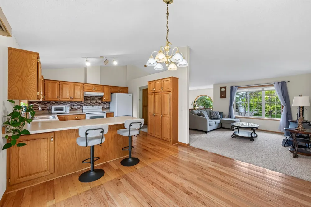 9509 Dogwood Avenue Brooklyn Park, MN 55443