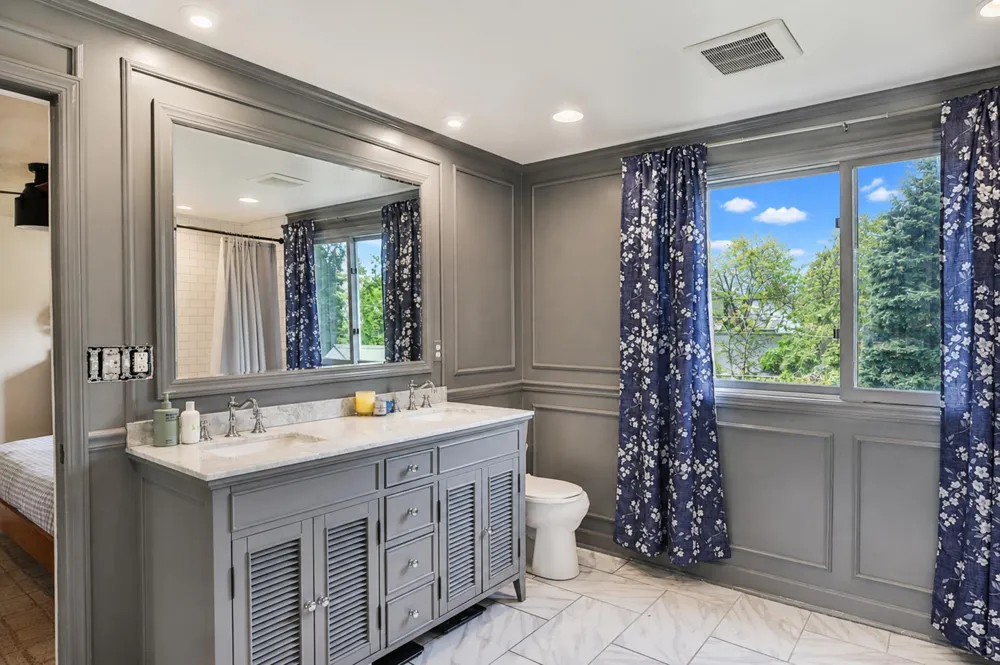 823 Memorial Parkway SW Rochester, MN 55902