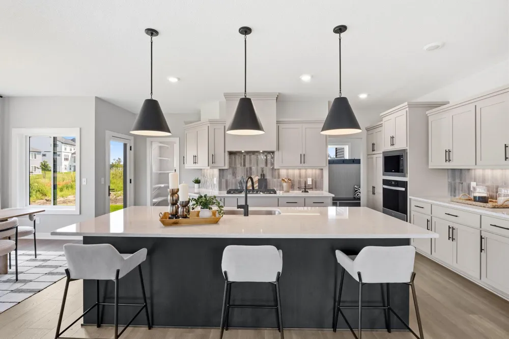 3721 Elliana Place Shakopee, MN 55379