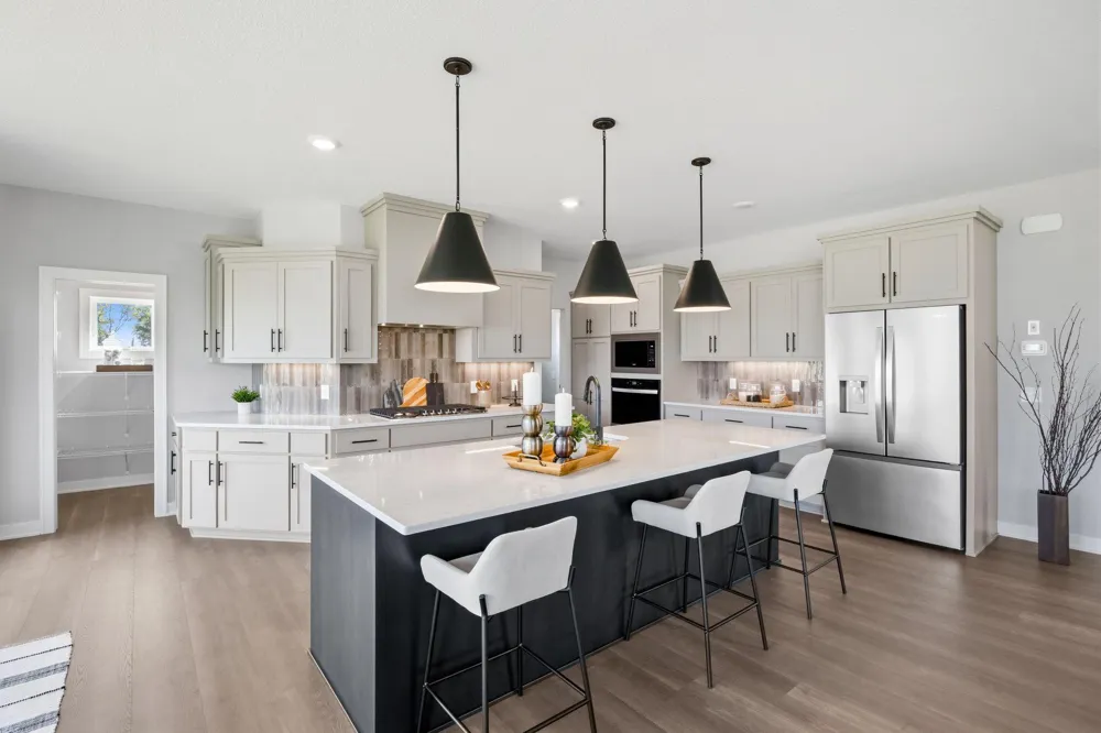 3721 Elliana Place Shakopee, MN 55379