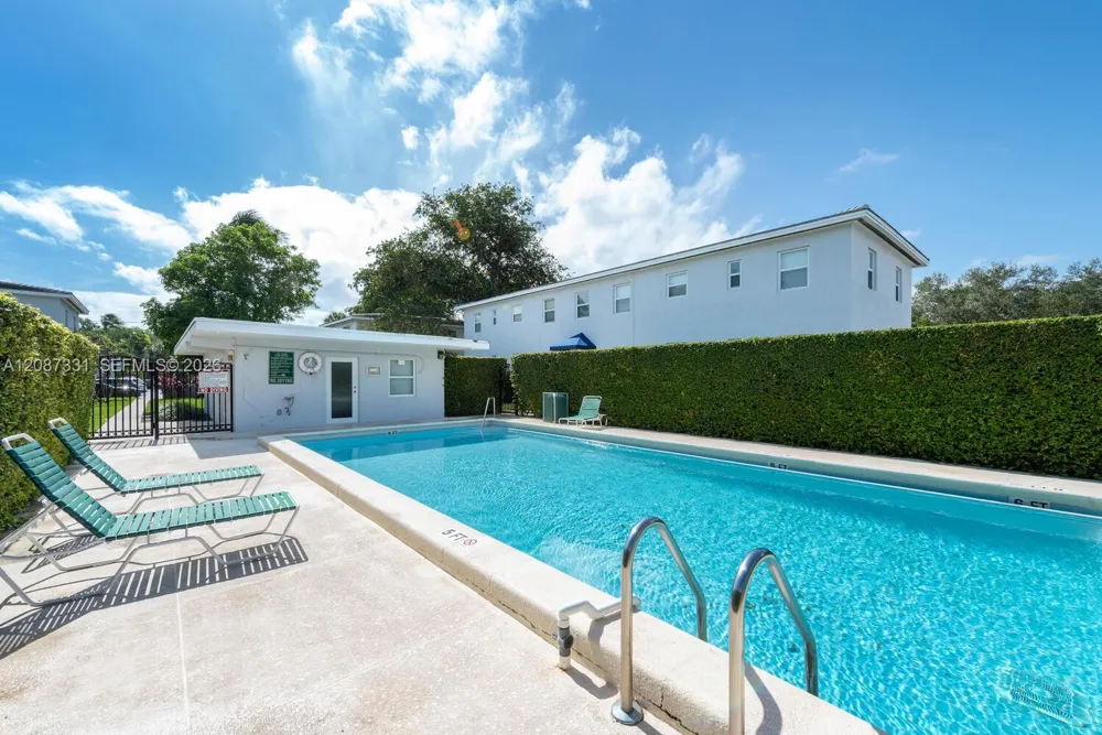 5471 SW 78th St #16D Miami, FL 33143