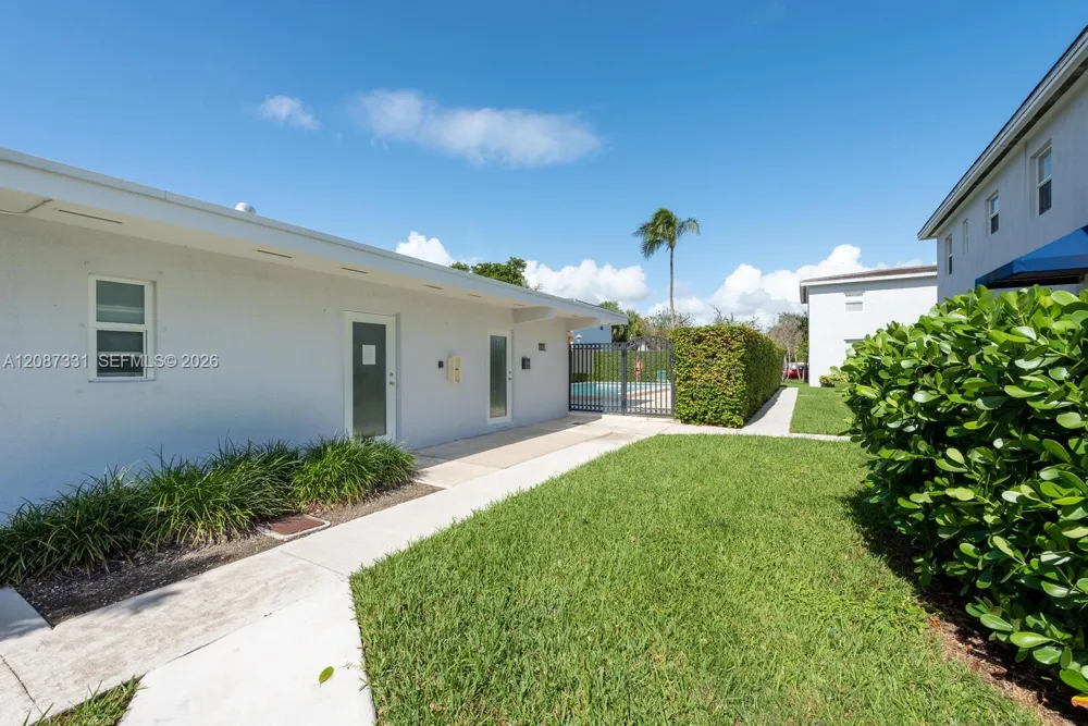 5471 SW 78th St #16D Miami, FL 33143