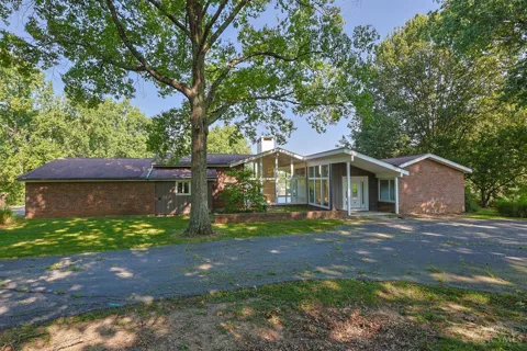 8505 Fox Cub Lane