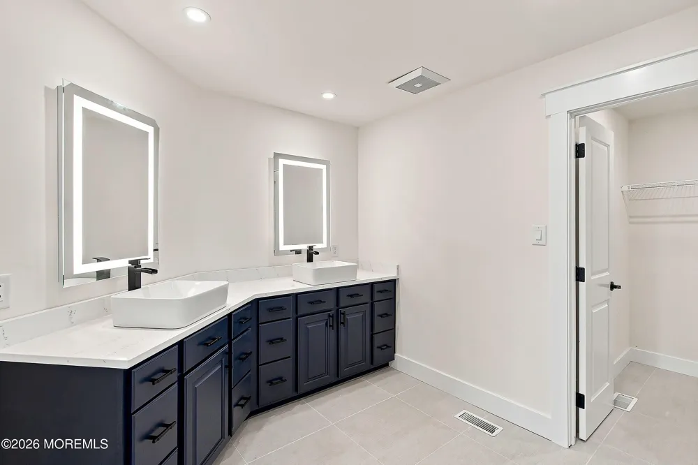 307 Ohanlon Avenue Bayville, NJ 08721