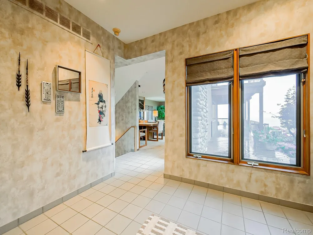 7830 Barnsbury Road West Bloomfield Charter Township, MI 48324