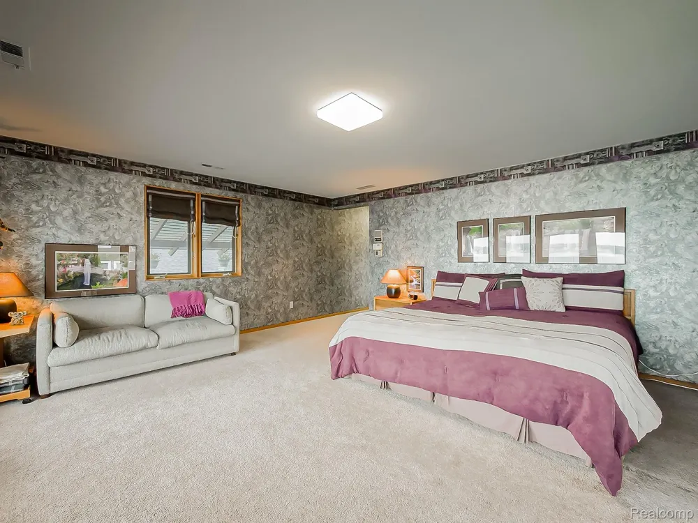 7830 Barnsbury Road West Bloomfield Charter Township, MI 48324