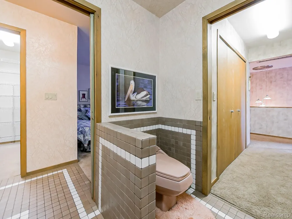 7830 Barnsbury Road West Bloomfield Charter Township, MI 48324