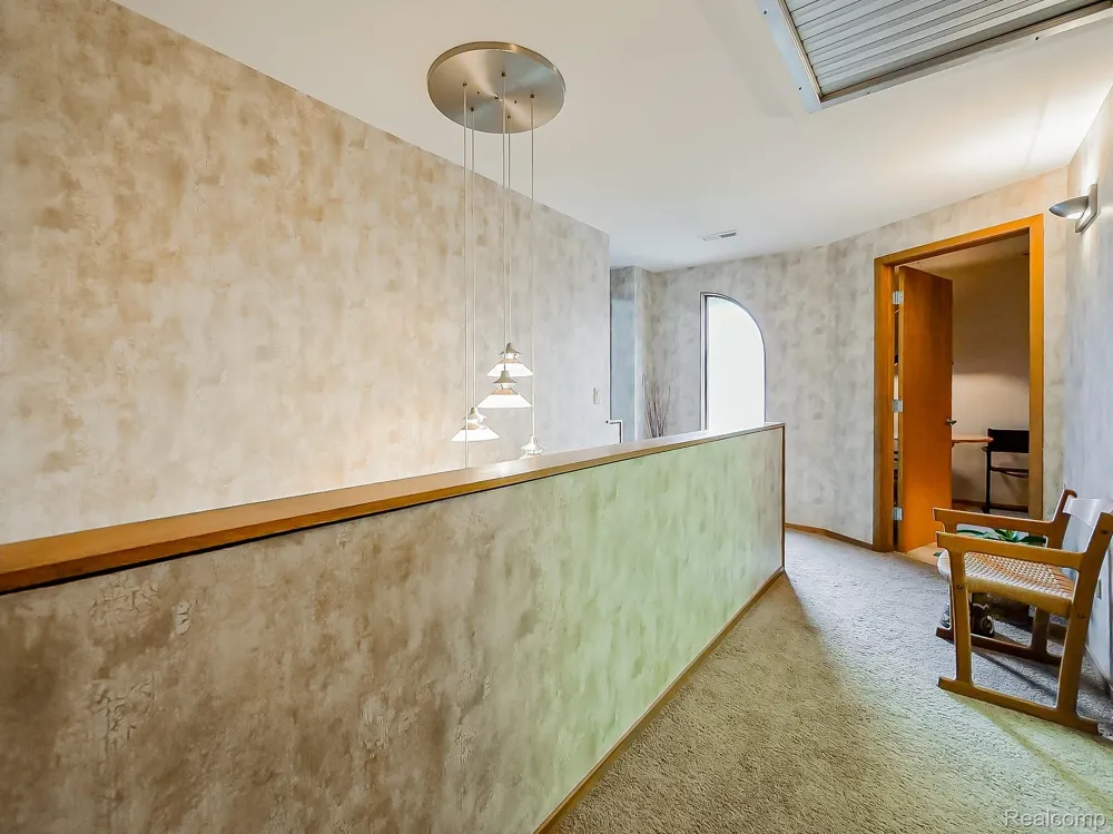 7830 Barnsbury Road West Bloomfield Charter Township, MI 48324