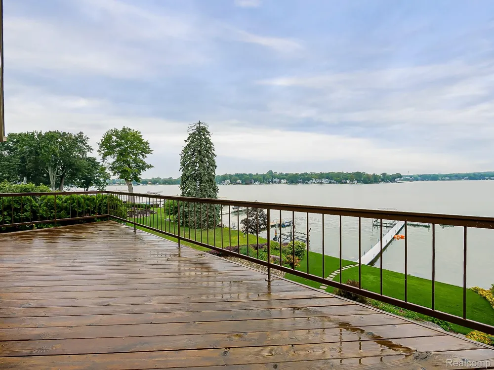 7830 Barnsbury Road West Bloomfield Charter Township, MI 48324